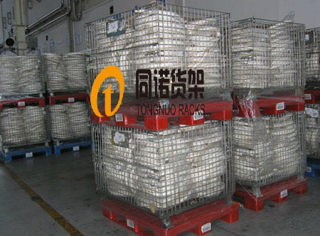 Wire mesh container